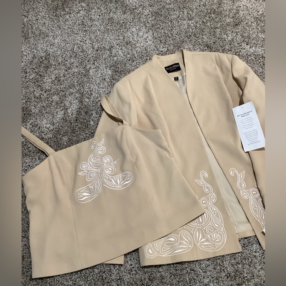 New Terramina Jacket Suit Women 2 Piece Size 14 Brown Color